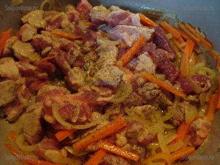 Гречневая лапша со свининой и овощами