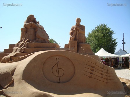 Fiesa - город скульптур из песка